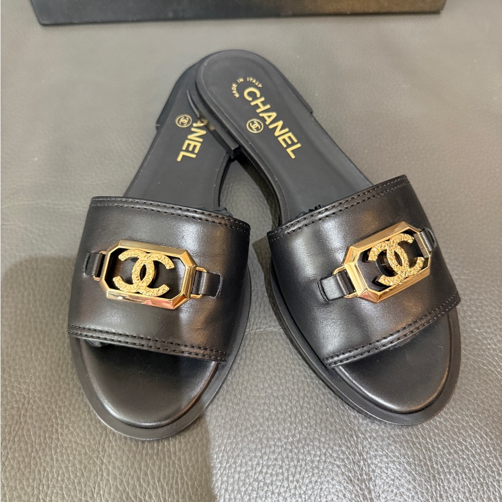 CHANEL 23B Calfskin CC Mules